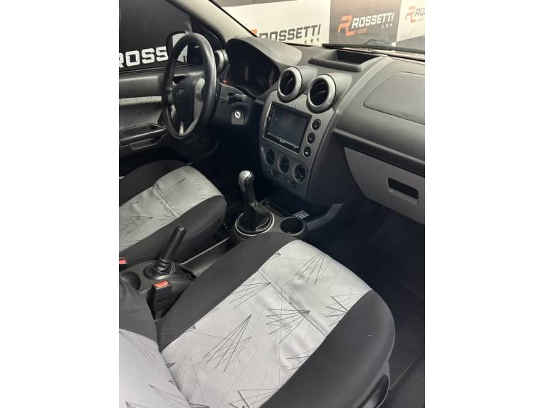 FORD - FIESTA - 2009/2010 - Vermelha - R$ 28.500,00
