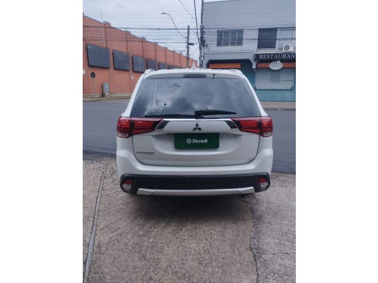 MITSUBISHI - OUTLANDER - 2018/2018 - Branca - R$ 109.900,00