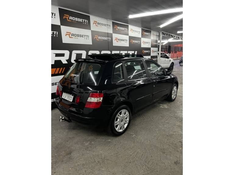 FIAT - STILO - 2004/2004 - Preta - R$ 25.500,00