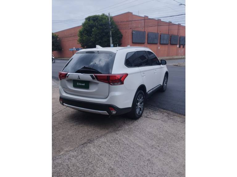 MITSUBISHI - OUTLANDER - 2018/2018 - Branca - R$ 109.900,00