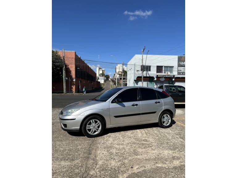 FORD - FOCUS - 2008/2008 - Prata - R$ 28.500,00