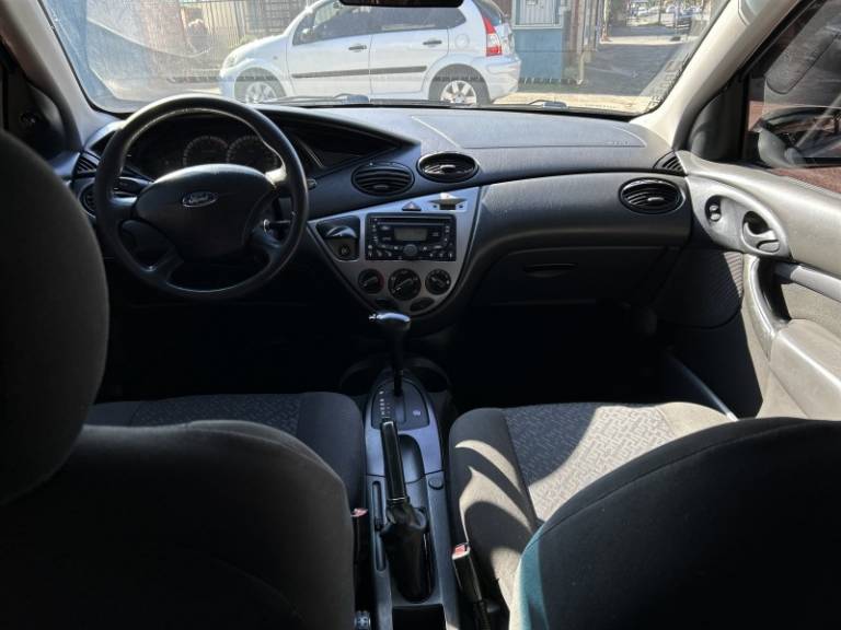 FORD - FOCUS - 2008/2008 - Prata - R$ 28.500,00
