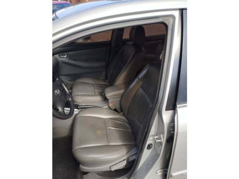 TOYOTA - COROLLA - 2006/2007 - Prata - R$ 40.900,00