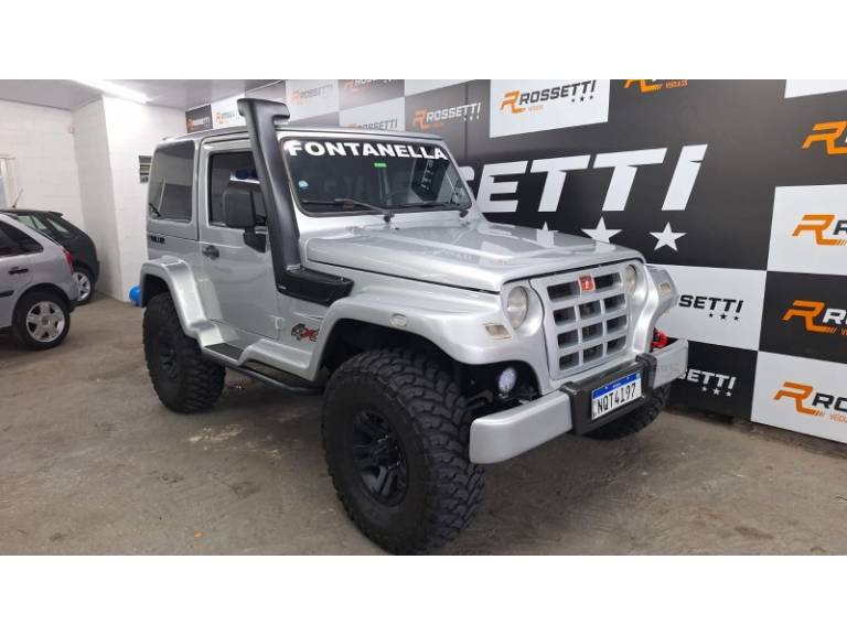 TROLLER - T4 - 2009/2010 - Prata - R$ 120.000,00