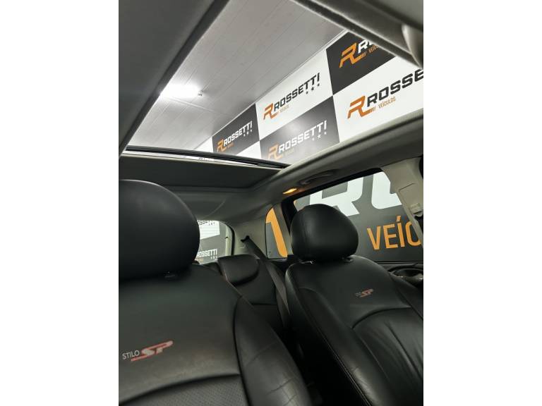 FIAT - STILO - 2004/2004 - Preta - R$ 25.500,00