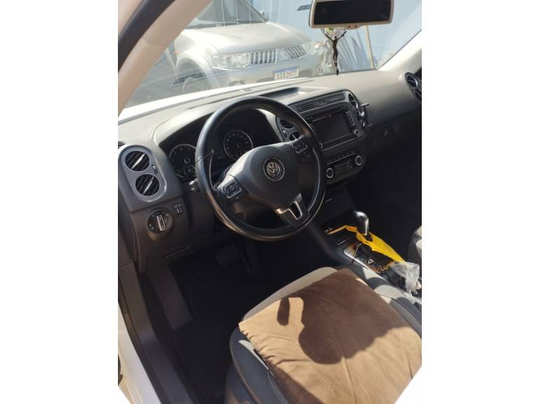 VOLKSWAGEN - TIGUAN - 2012/2013 - Branca - R$ 65.900,00