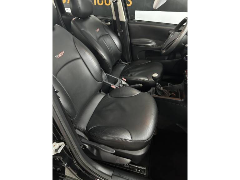 FIAT - STILO - 2004/2004 - Preta - R$ 25.500,00