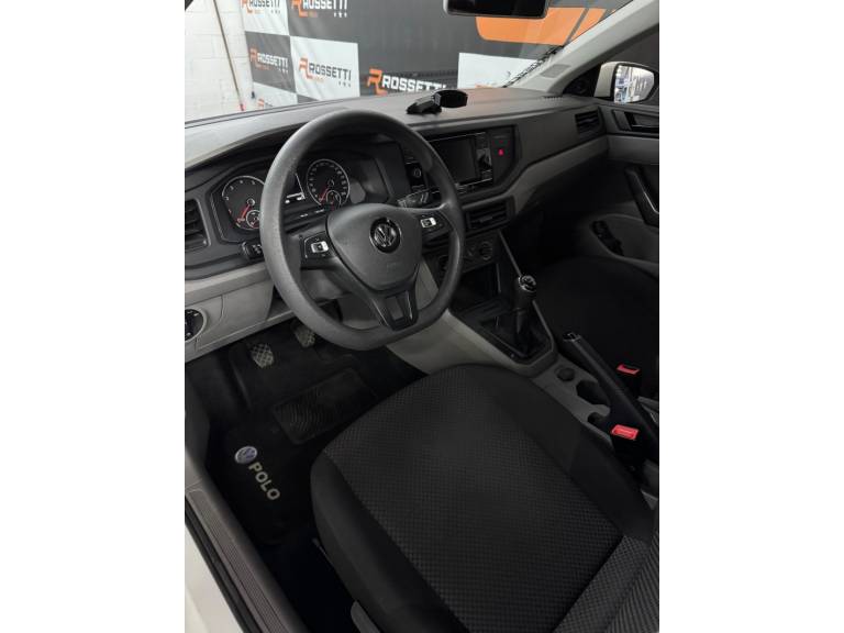 VOLKSWAGEN - POLO - 2017/2018 - Branca - R$ 62.500,00